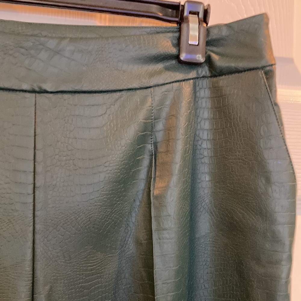 J Jason Wu Faux Leather Croc Culotte Pants Evergreen Size 10 - Picture 4 of 13